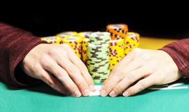 hands of a poker player